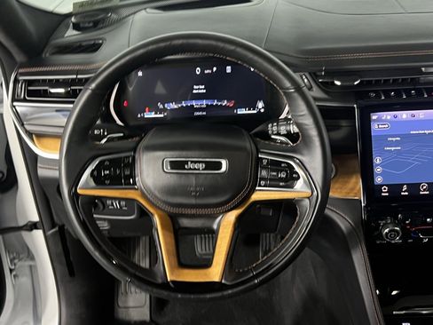 Used 2024 Jeep Grand Cherokee L Summit image 15