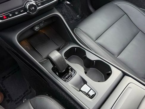 New 2026 Volvo XC40 B5 Core w/ Protection Package Premier AWD/4WD image 16