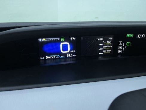 Used 2018 Toyota Prius Prime Advanced image 19