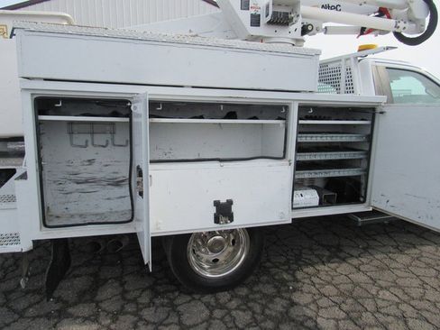 Used 2017 Ford F550 4x4 Regular Cab Super Duty image 19