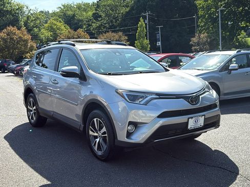 Used 2017 Toyota RAV4 XLE AWD/4WD image 3