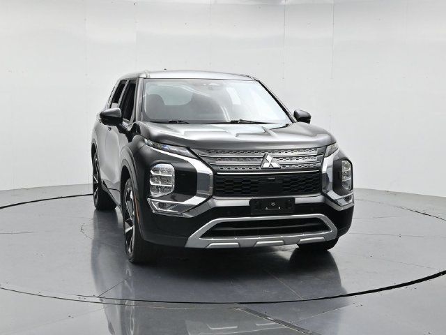 Used 2024 Mitsubishi Outlander SE AWD/4WD image 5