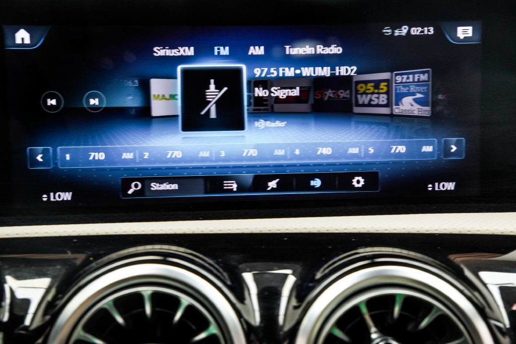 Used 2022 Mercedes-Benz CLA 250 4MATIC image 33