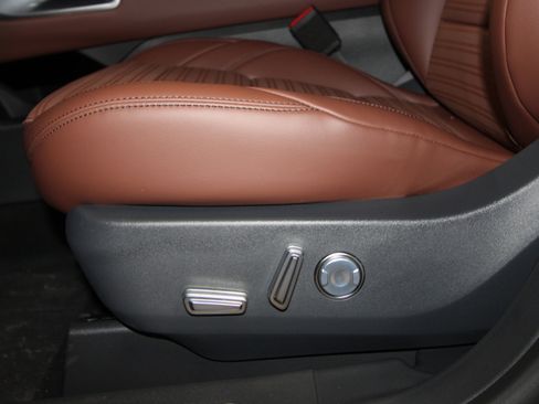 New 2026 Lincoln Nautilus Reserve image 7