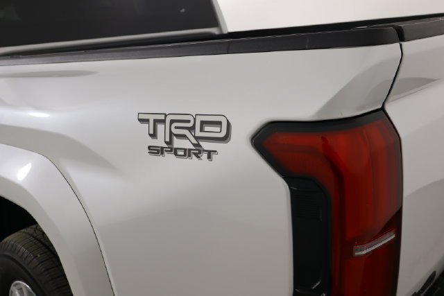 Used 2025 Toyota Tacoma TRD Sport AWD/4WD image 39