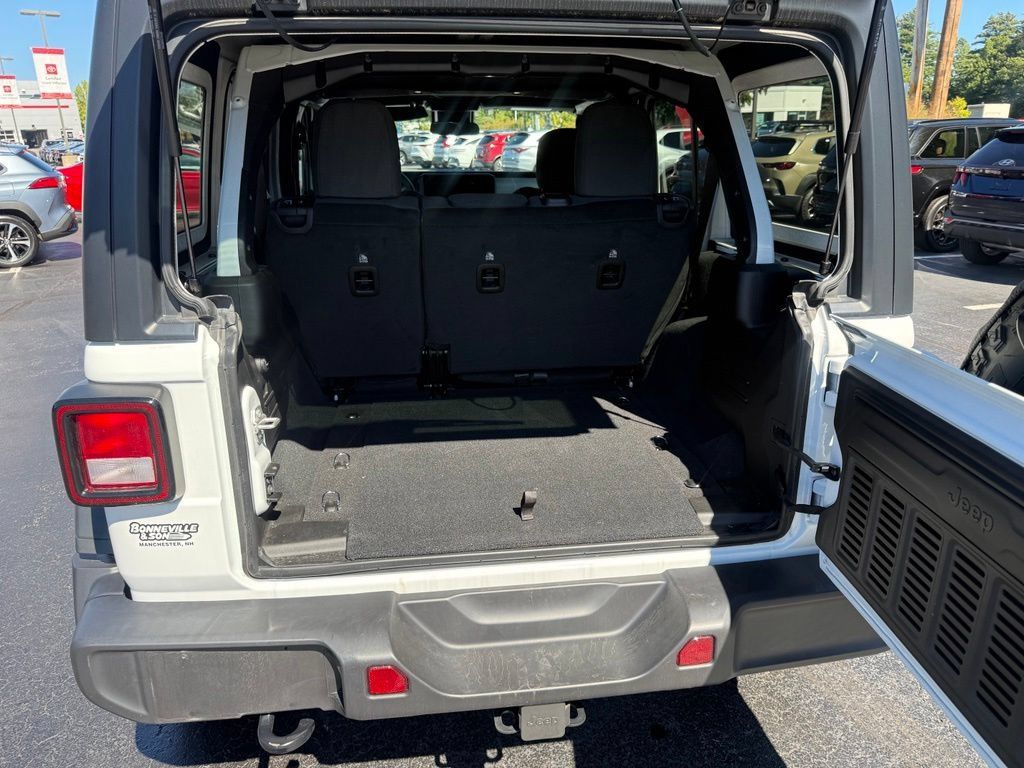 Used 2024 Jeep Wrangler Unlimited Sport AWD/4WD image 17