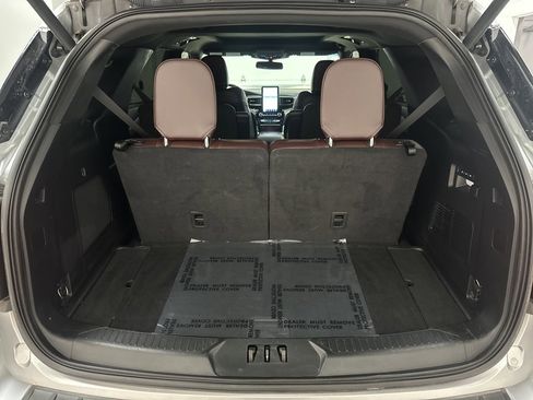 Used 2022 Ford Explorer Platinum w/ Equipment Group 601A image 38