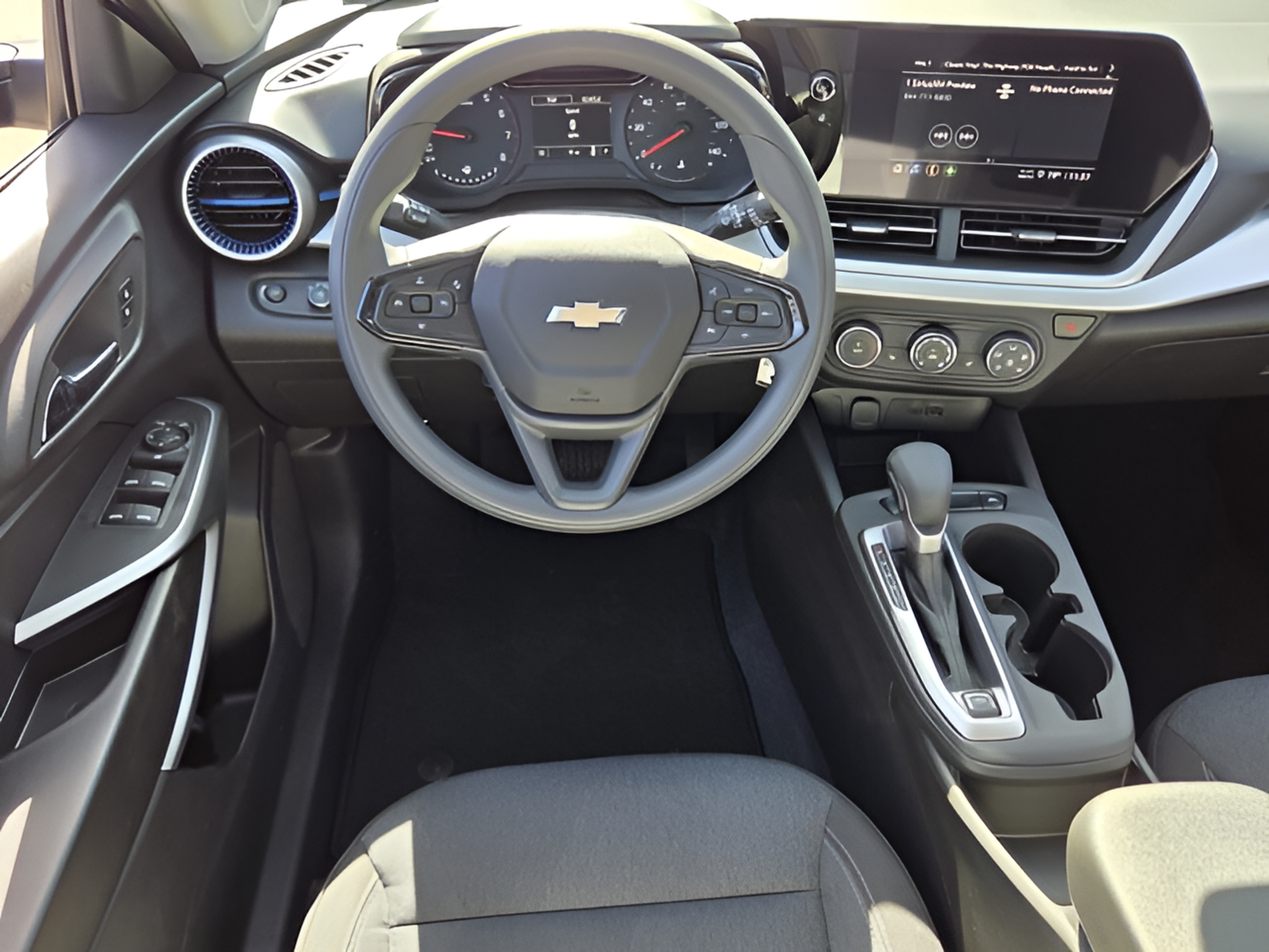 New 2026 Chevrolet Trax LS w/ LS Convenience Package FWD image 12