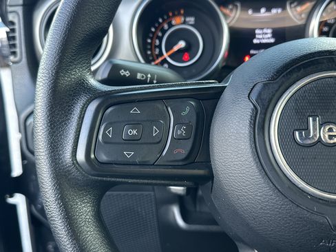 Used 2021 Jeep Wrangler Unlimited Sport image 29