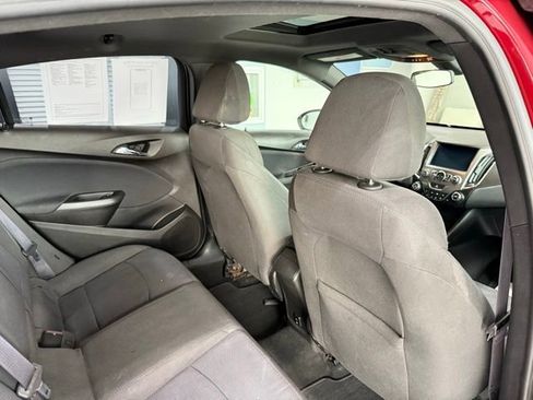 Used 2017 Chevrolet Cruze LT image 21