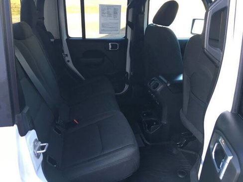 Used 2022 Jeep Gladiator Sport image 21