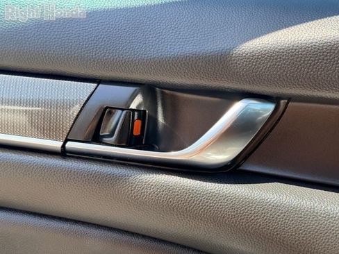 Used 2022 Honda Accord Sport image 19