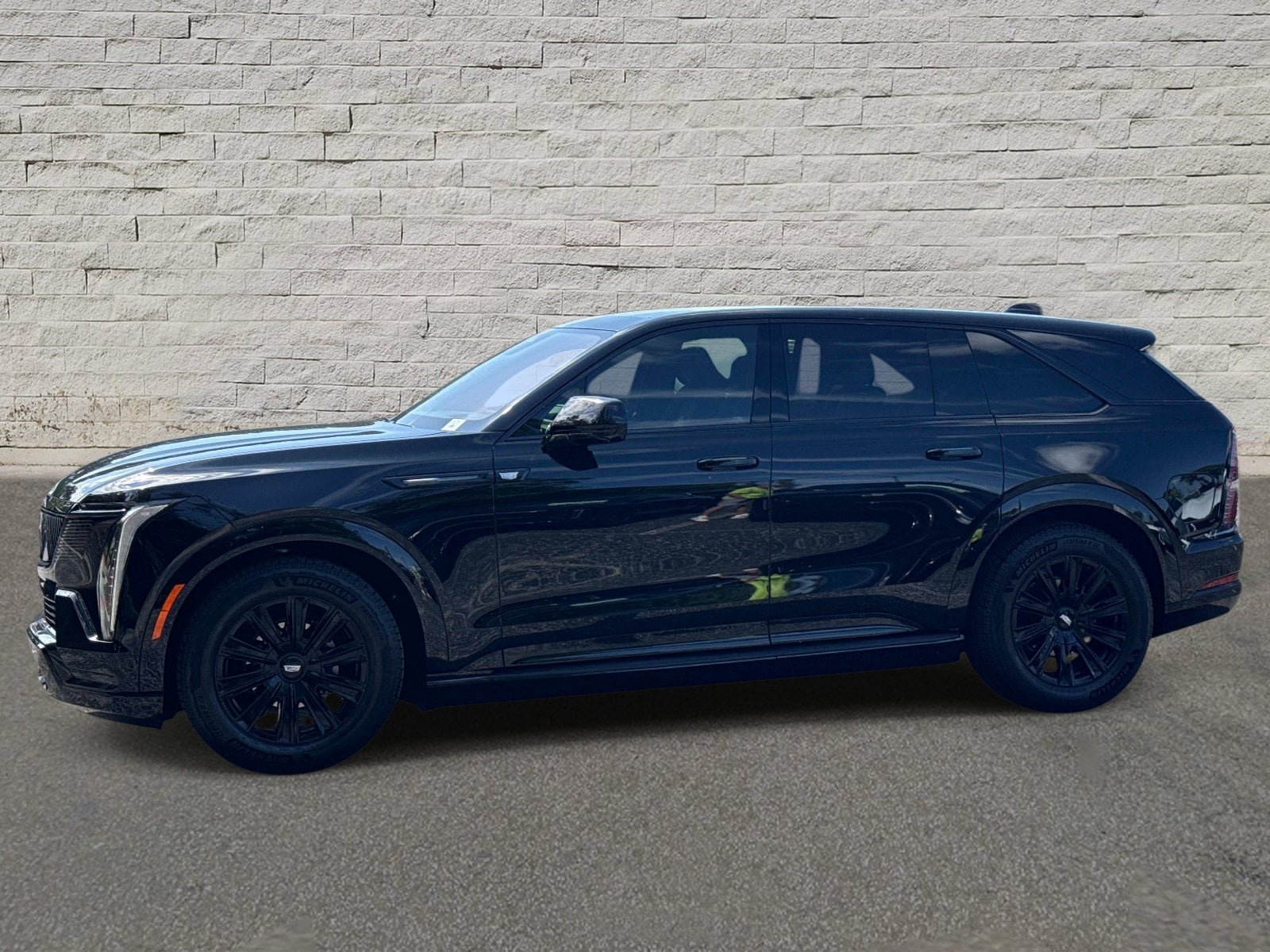 New 2026 Cadillac Escalade IQ Luxury 1 w/ LPO, Floor Liner Package AWD/4WD image 2