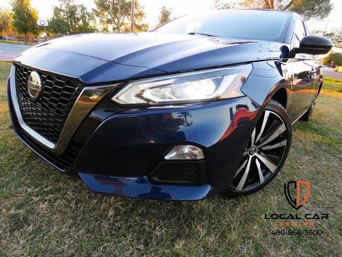 Used 2021 Nissan Altima 2.5 SR image 1