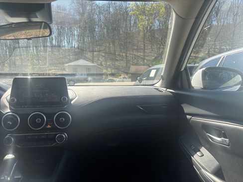 Used 2025 Nissan Sentra SV image 34