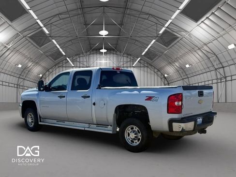 Used 2010 Chevrolet Silverado 2500 LT image 3