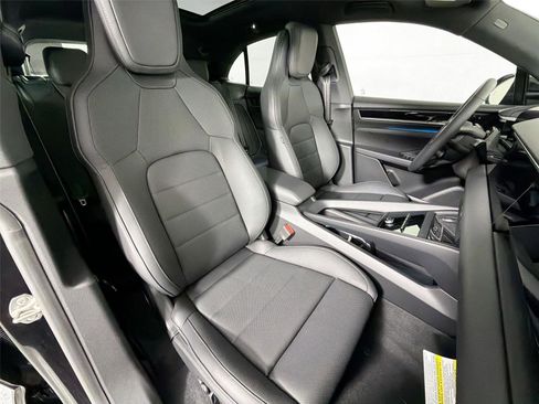 Certified 2026 Porsche Macan Electric RWD image 27