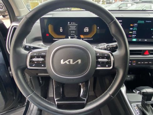 Used 2024 Kia Sorento S image 19