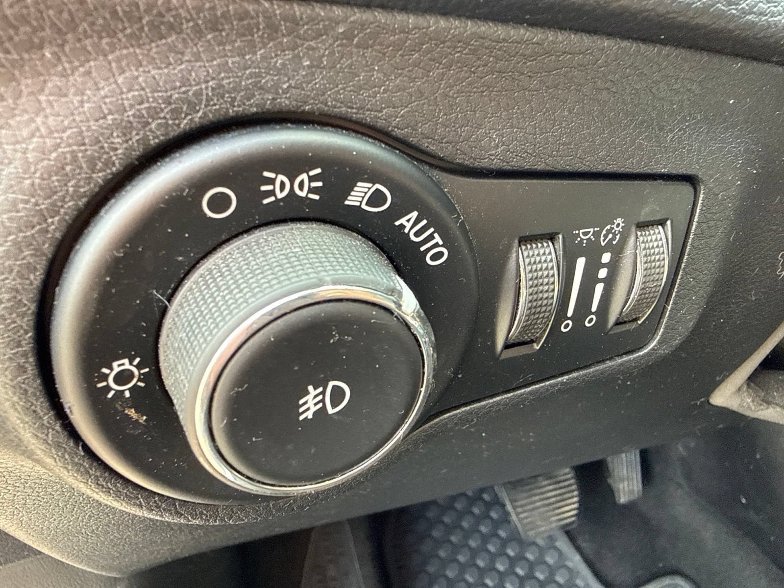 Used 2018 Jeep Compass Trailhawk AWD/4WD image 18