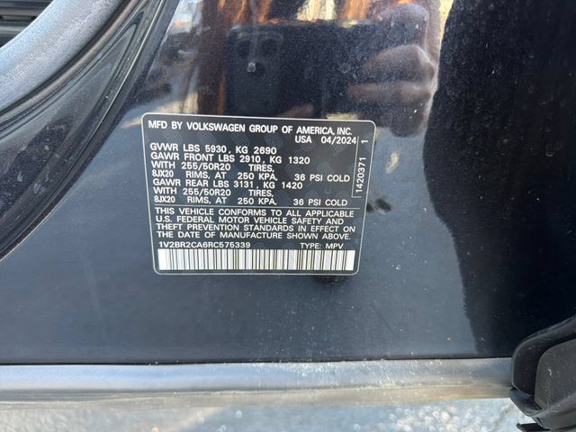 Used 2024 Volkswagen Atlas SEL AWD/4WD image 32