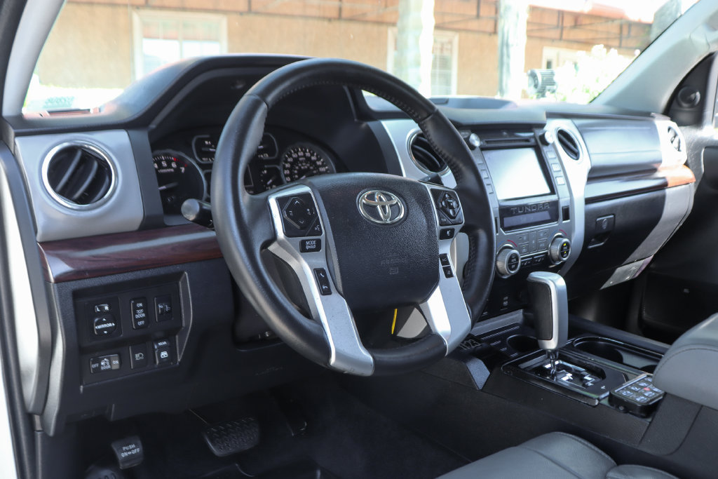 Used 2018 Toyota Tundra Limited w/ Limited Premium Package AWD/4WD image 19
