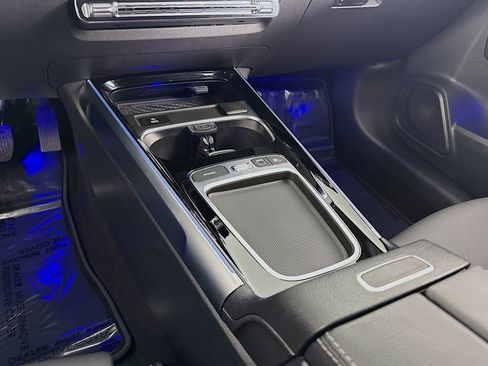 Certified 2025 Mercedes-Benz GLB 250 image 7