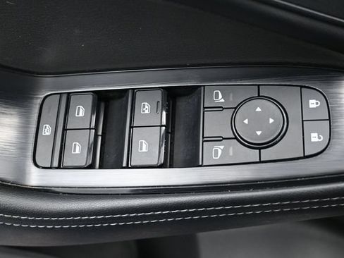 Used 2025 Nissan Rogue SV FWD image 13