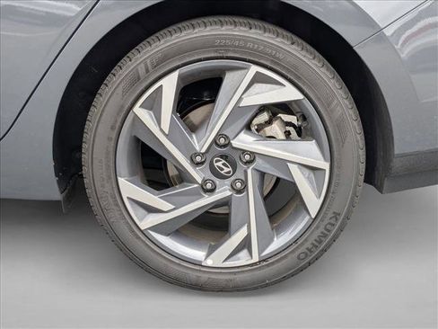 Used 2025 Hyundai Elantra Sport FWD image 20