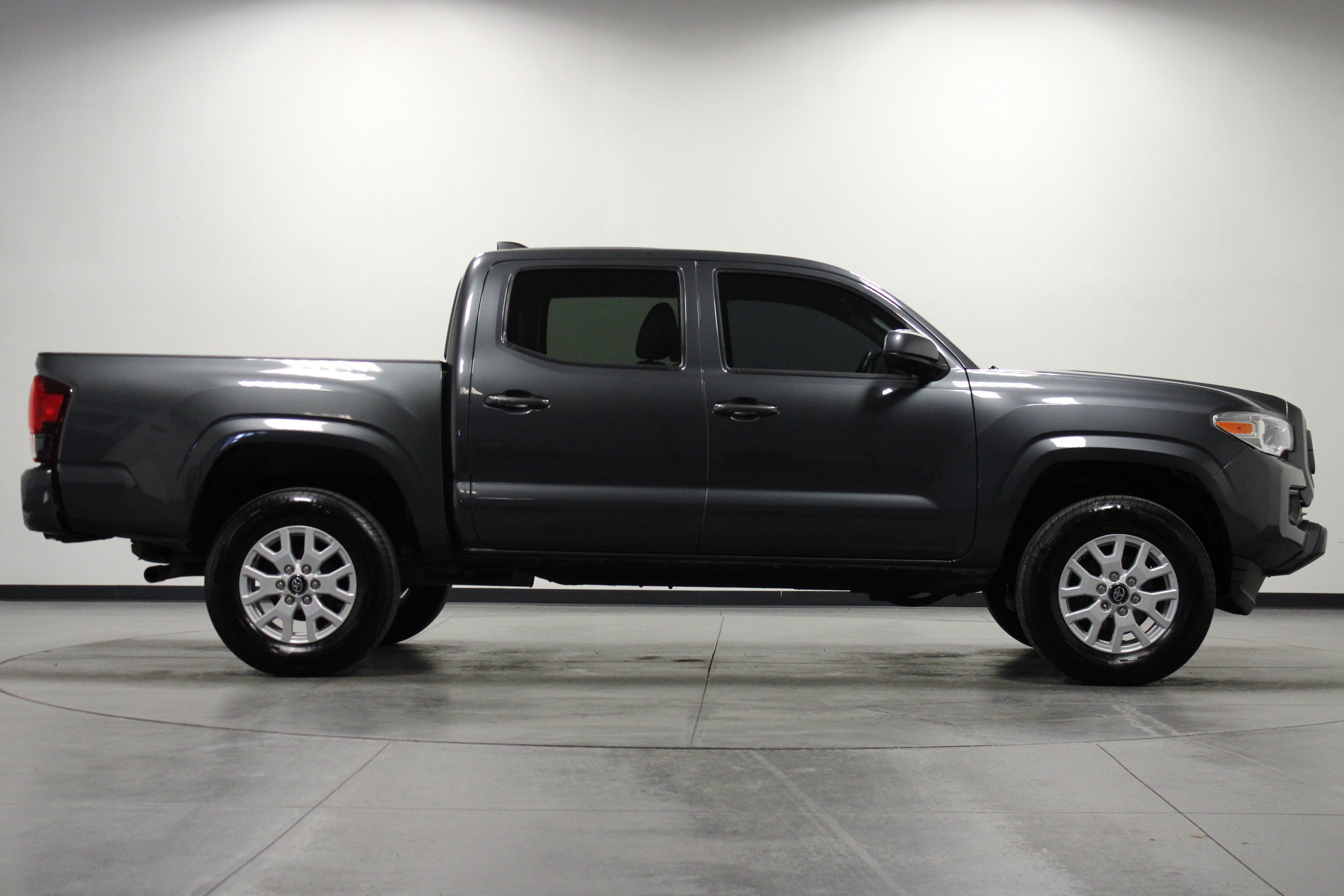 Used 2023 Toyota Tacoma SR RWD image 3