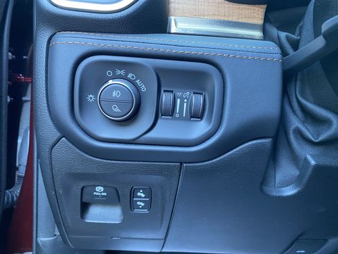 Used 2021 RAM 1500 Limited AWD/4WD image 18