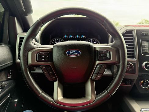 Used 2018 Ford Expedition XLT AWD/4WD image 10