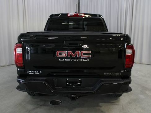Used 2025 GMC Canyon Denali AWD/4WD image 32