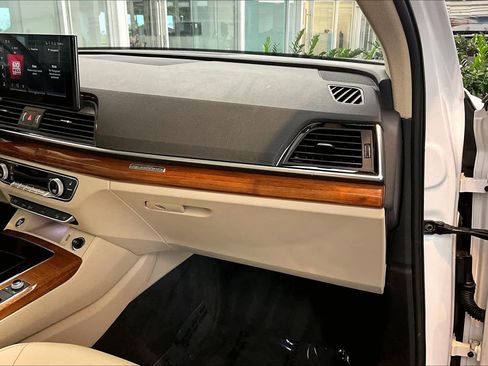 Certified 2022 Audi Q5 2.0T Premium w/ Convenience Package image 18