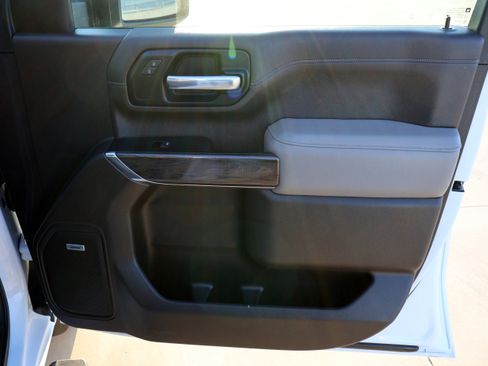 Used 2023 Chevrolet Silverado 3500 LTZ w/ LTZ Texas Edition image 15