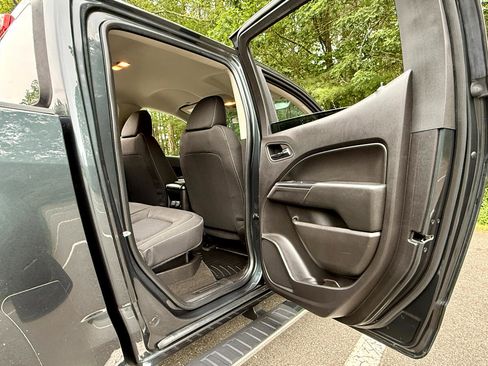 Used 2018 Chevrolet Colorado LT w/ LT Convenience Package image 29