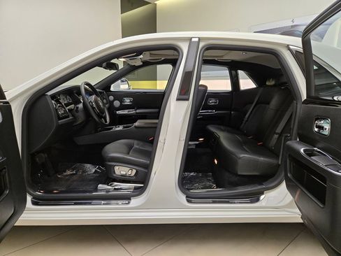 Certified 2012 Rolls-Royce Ghost RWD image 16