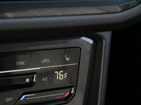 Certified 2024 Volkswagen Tiguan SE R-Line image 27