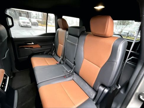 Used 2025 Lexus GX 550 w/ Accessory Package (2T) image 21