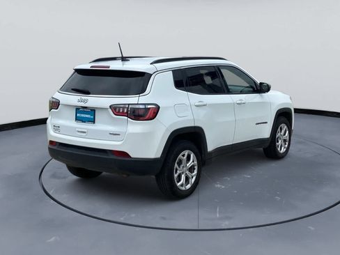 Used 2024 Jeep Compass Latitude AWD/4WD image 5