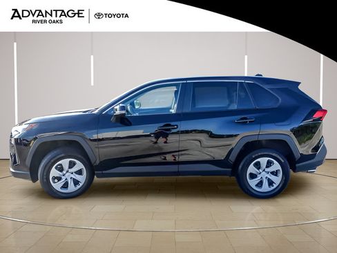 Used 2025 Toyota RAV4 LE AWD/4WD image 5