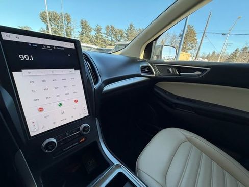 Used 2022 Ford Edge SEL image 26