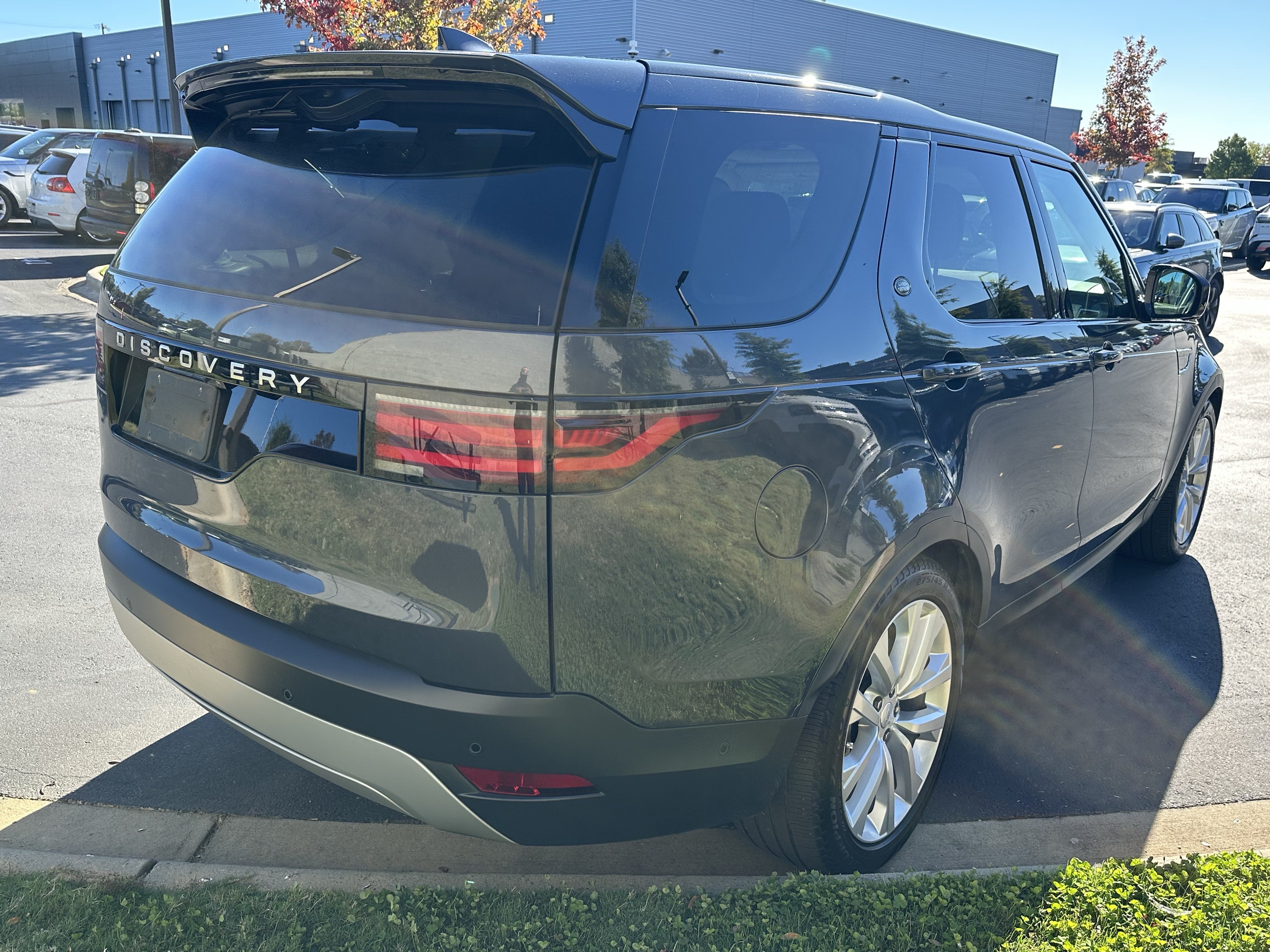 Certified 2024 Land Rover Discovery S AWD/4WD image 7