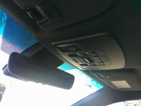 Used 2019 Toyota Avalon Touring image 28