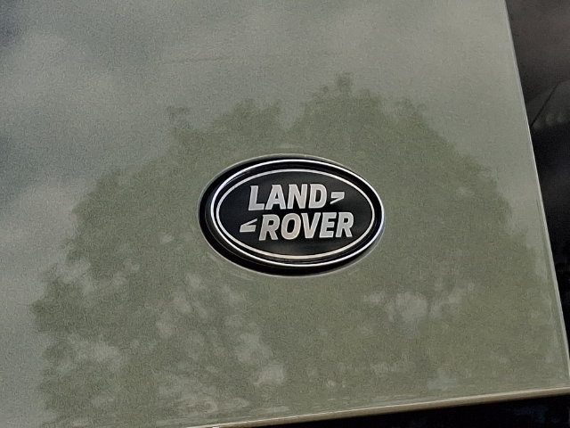 Used 2023 Land Rover Defender 110 SE AWD/4WD image 31
