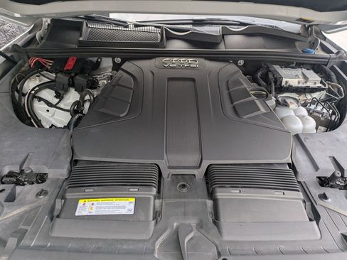 Used 2018 Audi Q7 3.0T Prestige w/ Prestige Package image 31