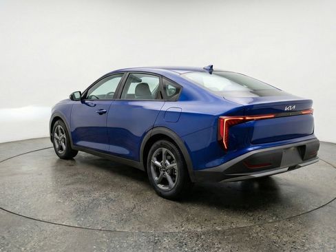 Used 2025 Kia K4 LXS image 6