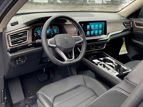 New 2026 Volkswagen Atlas SEL image 9