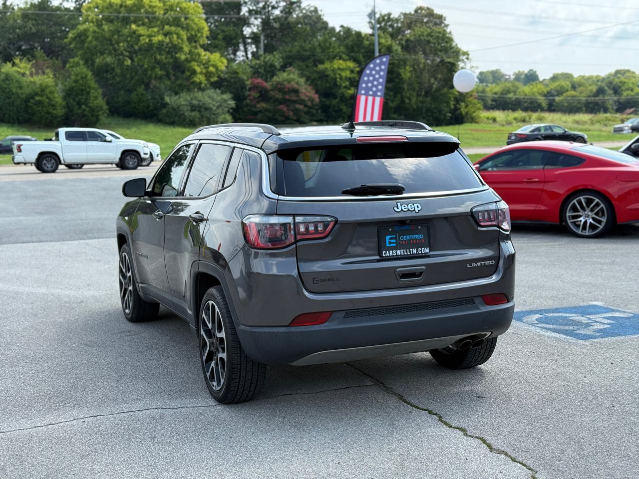 Used 2018 Jeep Compass Limited w/ Navigation Group FWD image 10