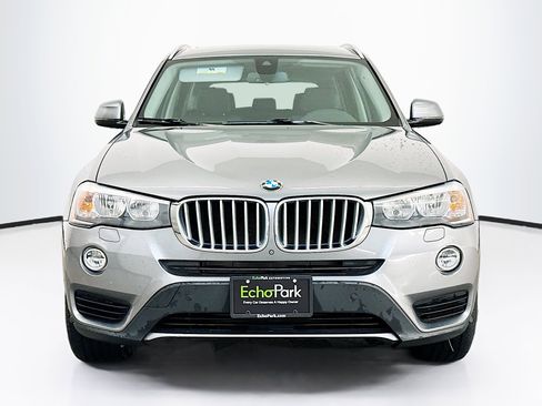 Used 2017 BMW X3 xDrive28i image 2