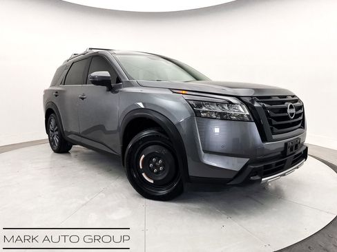 Used 2023 Nissan Pathfinder SL w/ SL Premium Package AWD/4WD image 2